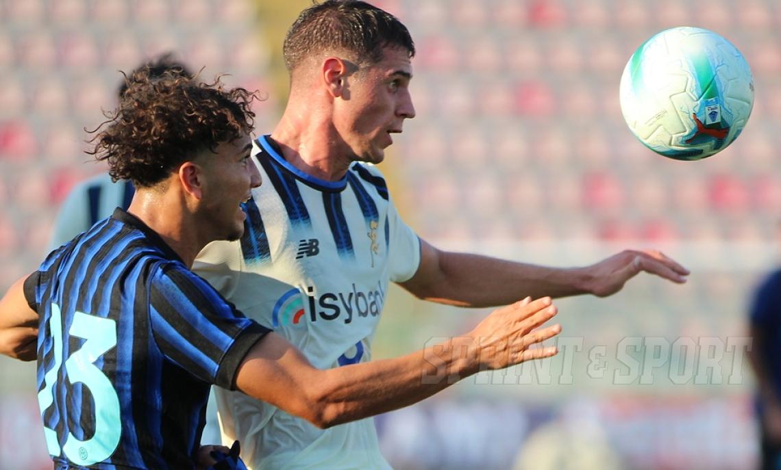 Due gol capolavoro e una serie infinita di rigori: il primo big match dell'anno è dell'Atalanta