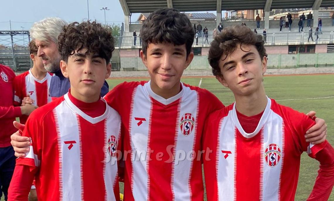 Rimonta e vittoria con l'uomo in meno: è festa biancorossa