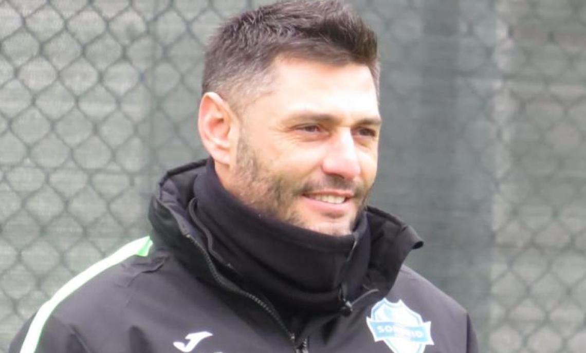 Colpo di scena a Sondrio! L'ex Campione del Mondo viene esonerato dopo la vittoria di ieri