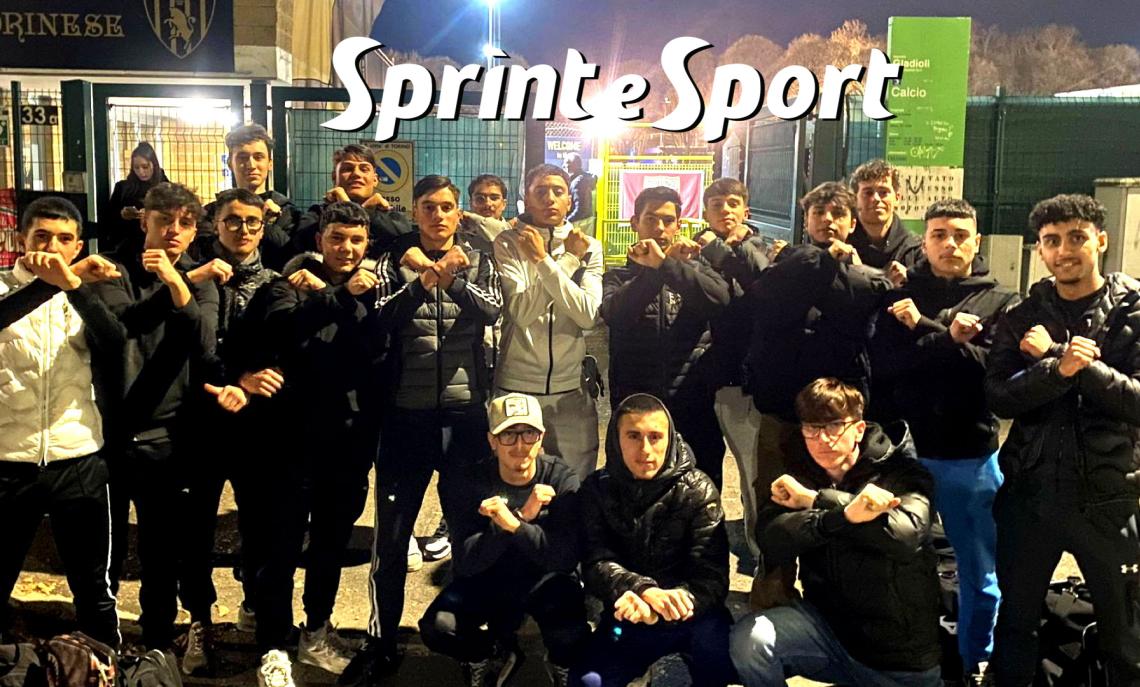 26 marzo 2025: la Juniores dell'Academy Torinese fuori ai cancelli della societ&agrave; di via dei Gladioli