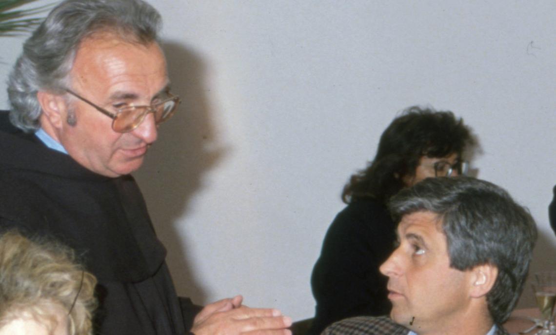 Quando lo sport incontra la carità: il legame tra grandi calciatori e padre Eligio