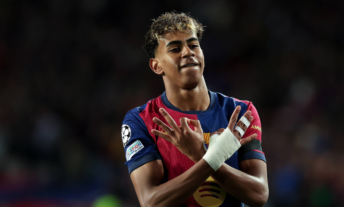 Betis–Barça, il padre di Lamine Yamal sfida la curva: esulta verso i tifosi e viene spostato dagli steward