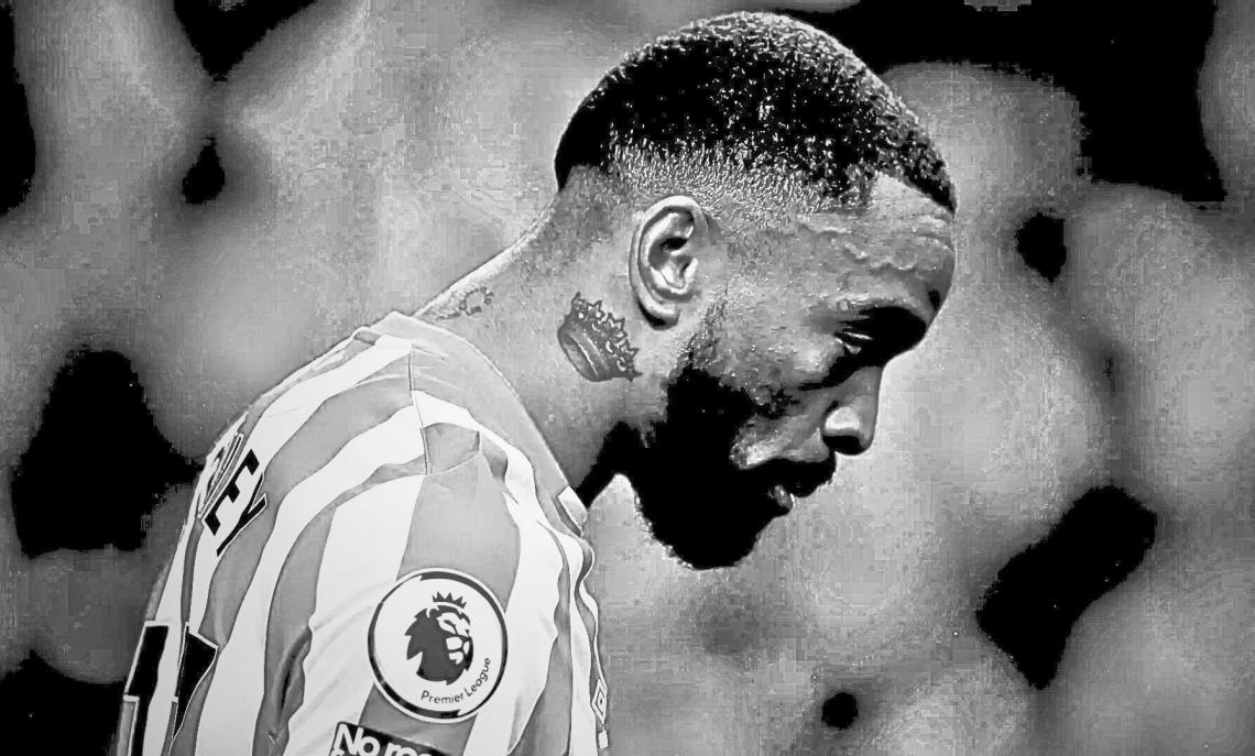 Soho, una notte che pesa: Ivan Toney fermato in manette dopo un presunto “testata” a un tifoso