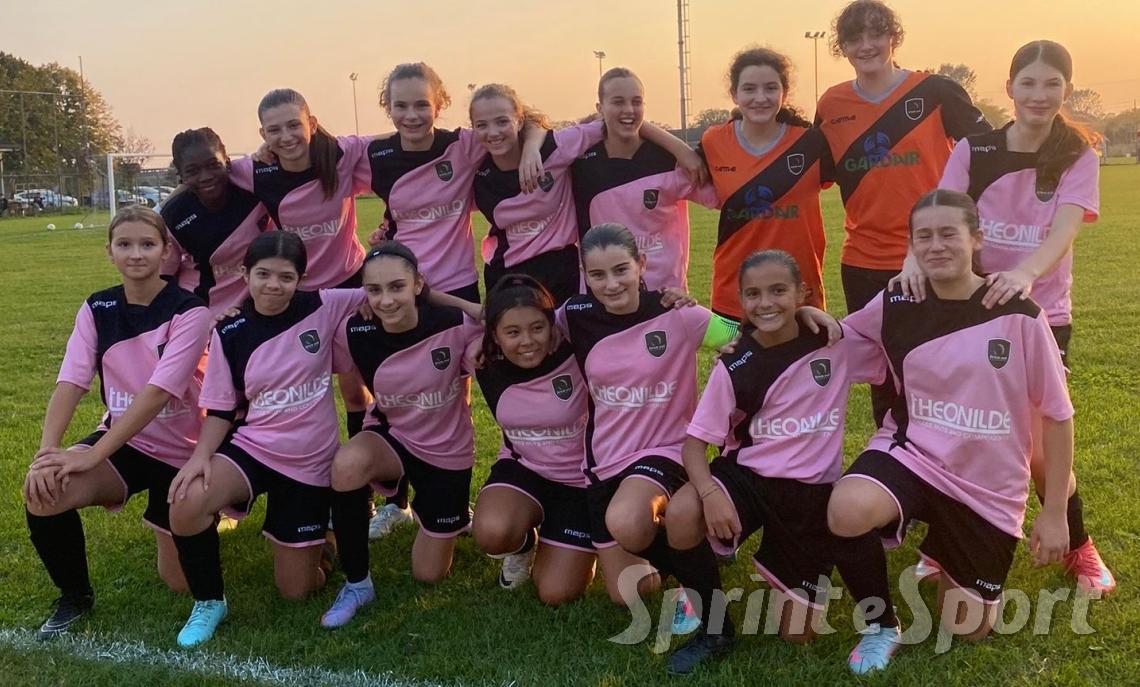 UNDER 15 FEMMINILE TEAM OUT &bull;