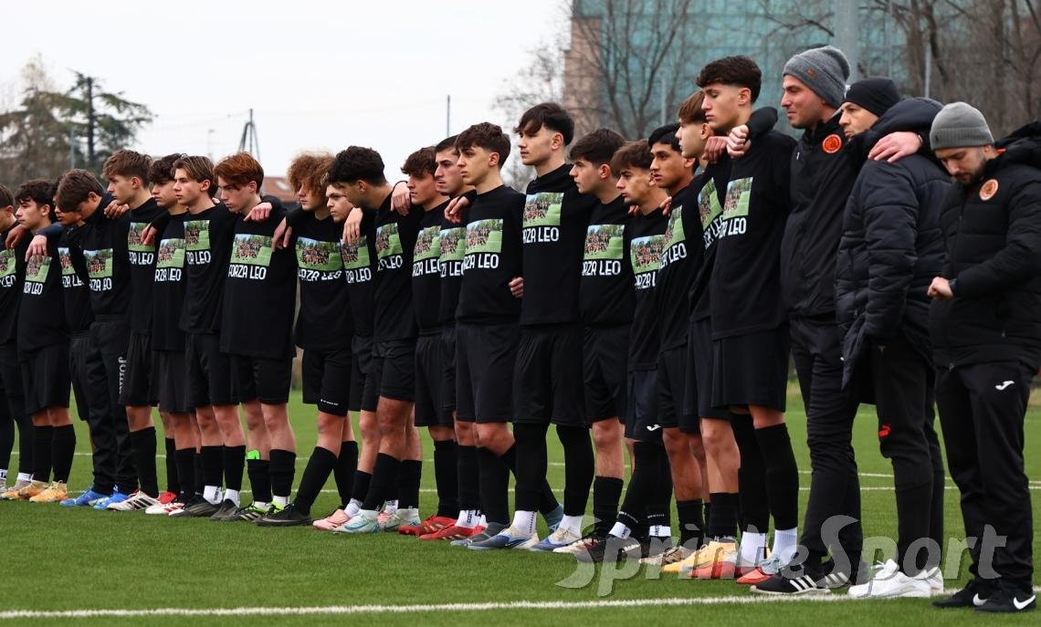 La maglia per Leonardo Bove e il discorso pre-match: emozioni dentro e fuori dal campo