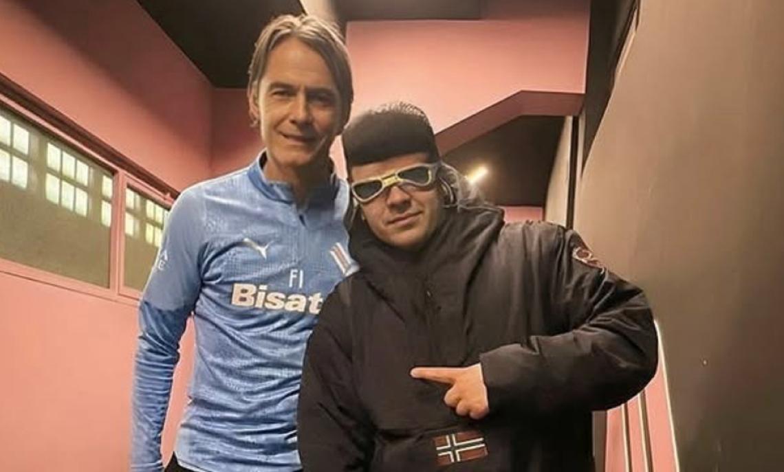 Da Sanremo al Barbera: Tony Pitony, maschera pop e cuore rosanero