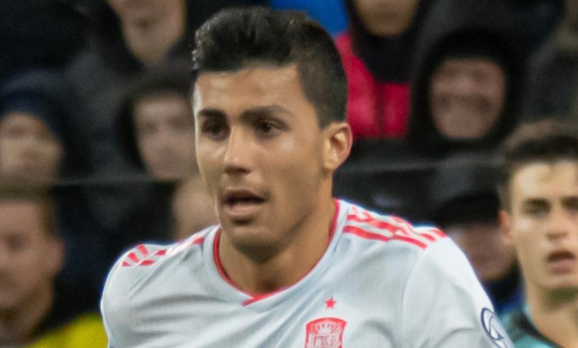 I tabloid e i social: come nascono e si diffondono le controversie sui giocatori di Premier