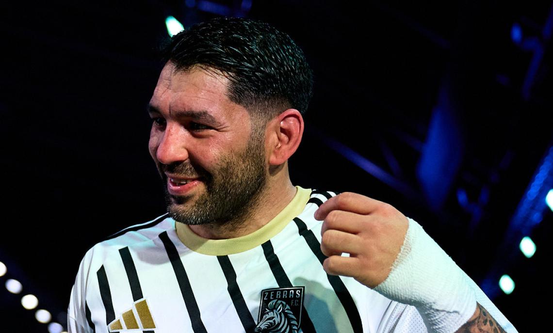 A 35 anni si diverte come un ragazzino: fa tripletta ai Campioni e si divora l'Italia intera