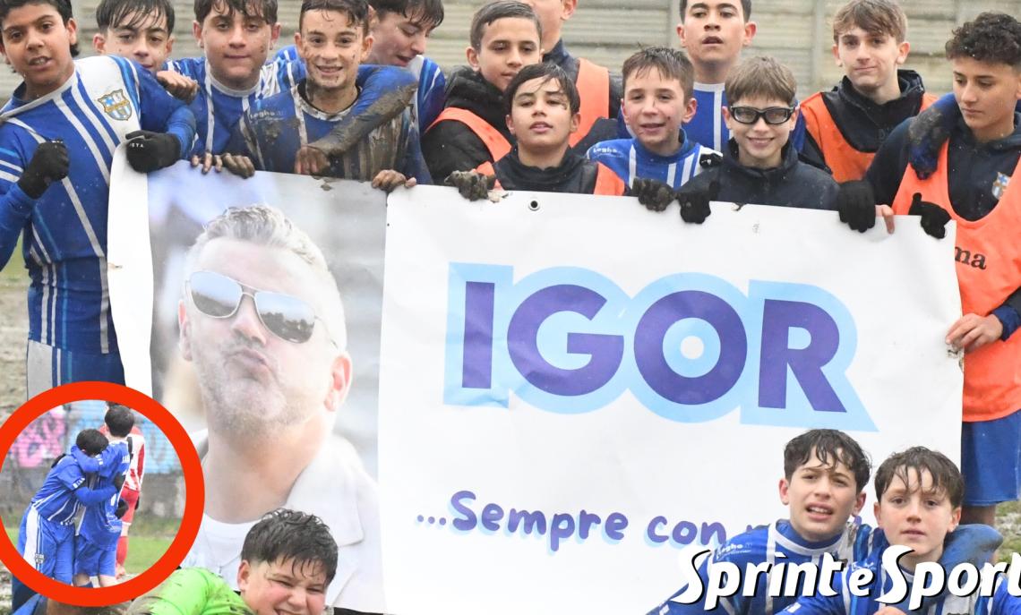 Under 14 Provinciali Torino, Girone D: Santena-Carignano 1-0, &laquo;Igor sempre con noi&raquo;, lo striscione della squadra per ricordare il pap&agrave; di Gabriele Carpitella (foto Cassar&agrave;) 