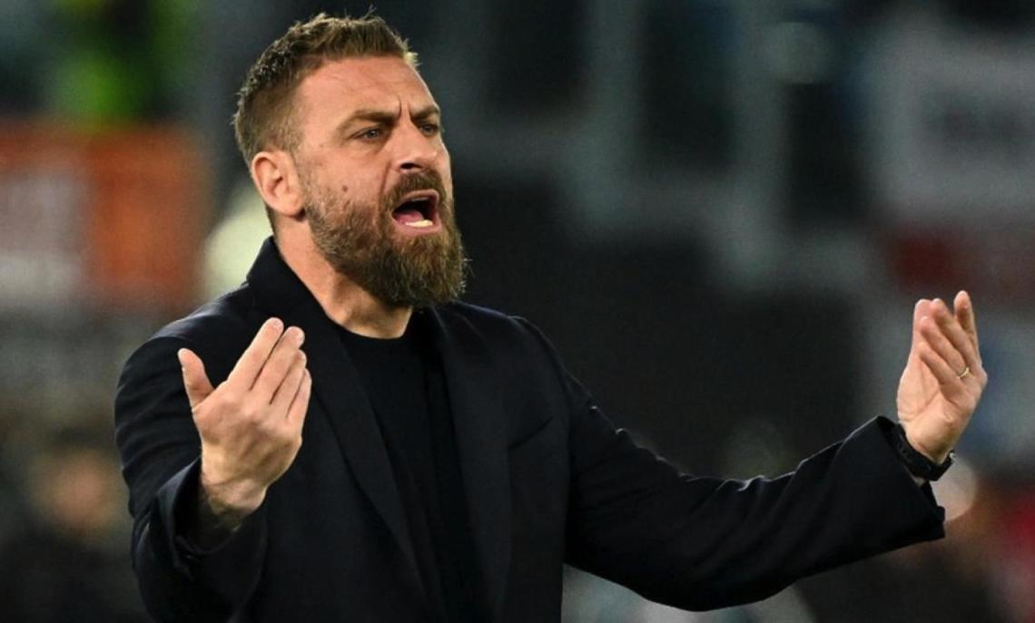 Un calcio cucito sul lavoro di chi non cerca la copertina: quanto contano i numeri invisibili di chi non segna e non sforna assist