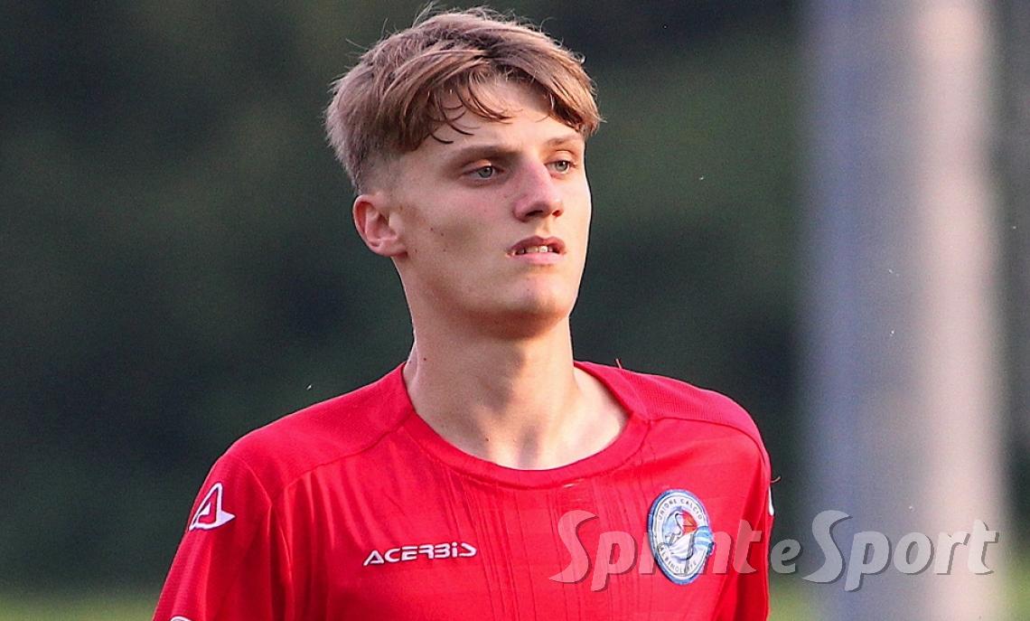 Corre per 70 metri, scavetto al portiere e gol della vita: una perla del bomber fa volare l'Albinoleffe!