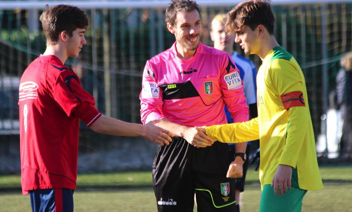 Longuelo-O.Stezzano, i capitani prima del calcio d'inizio