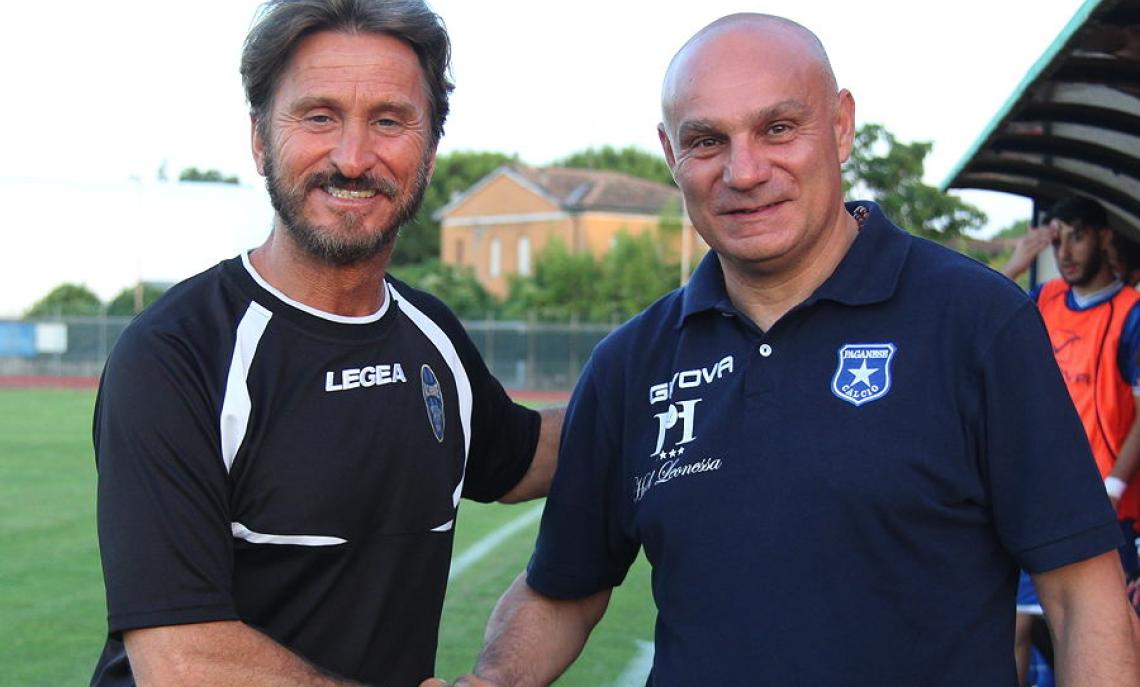 Renate-Paganese: Giancarlo Robbiati e Sossio Finestra si stringono la mano dando a tutti i ragazzi un esempio di sportività