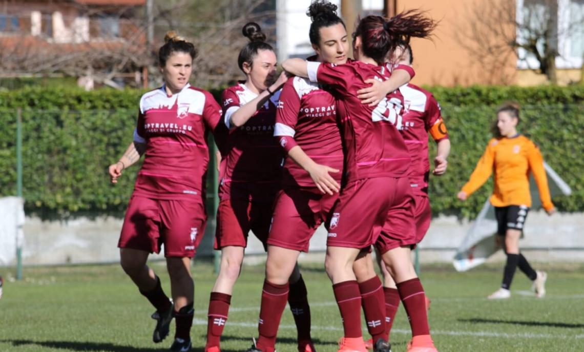 Il Torino esulta per il gol di Ponzio (foto Valletta)