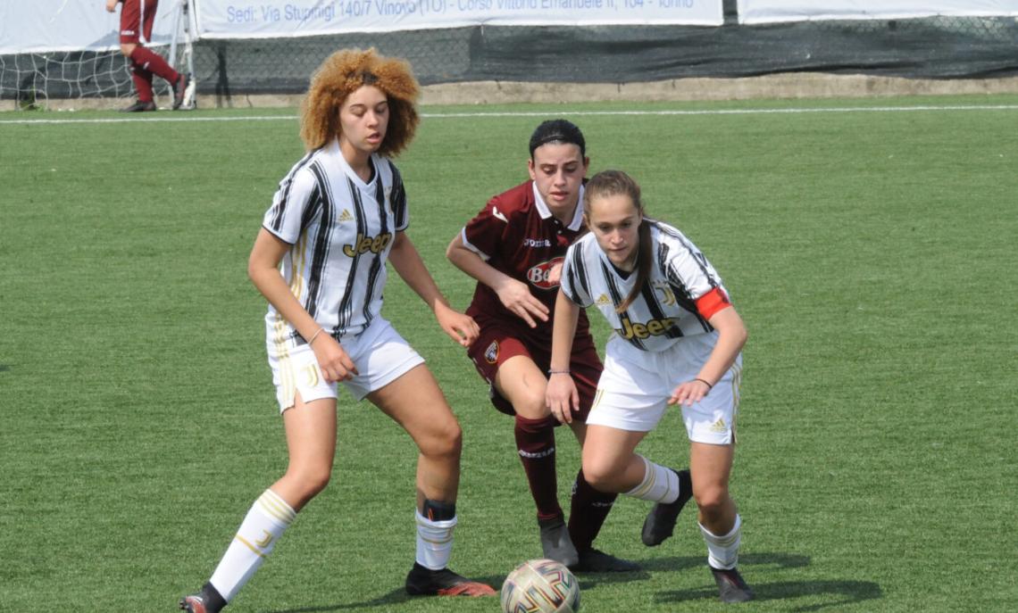 Capitan Servetto si invola in Juventus-Torino Under 17 (foto Gasparini)