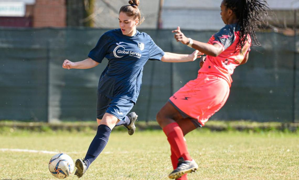 Caterina Aimetti del Pinerolo in azione contro l'Alessandria