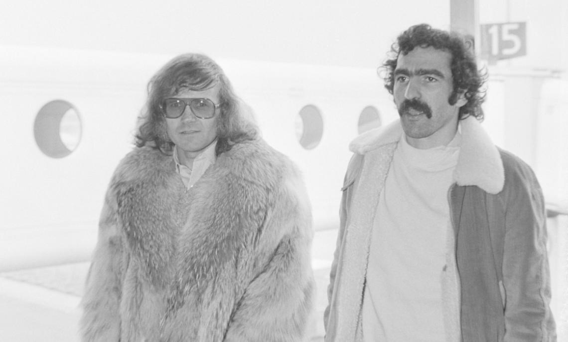 Gilbert Gress e Raymond Domenech, rituali nel mondo del calcio (foto wikimedia.commons)