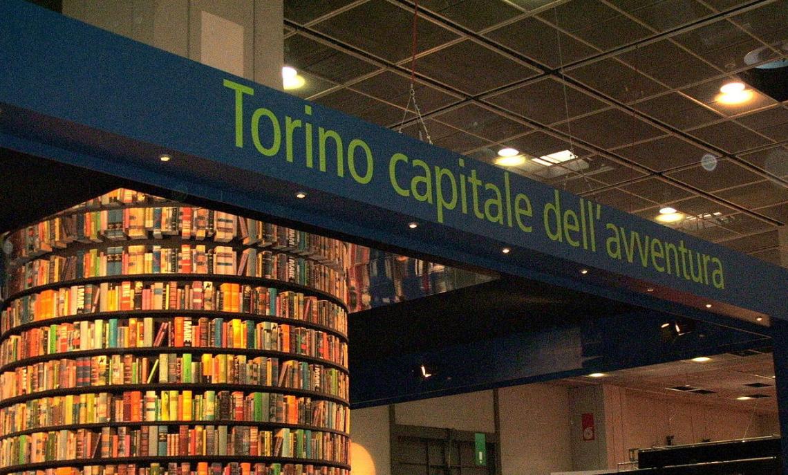 Il Salone Internazionale del Libro di Torino visto da uno stand delle passate edizioni