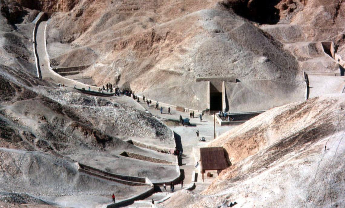 La città d'oro di Aten è situata vicino alla Valle dei Re, qui visibile