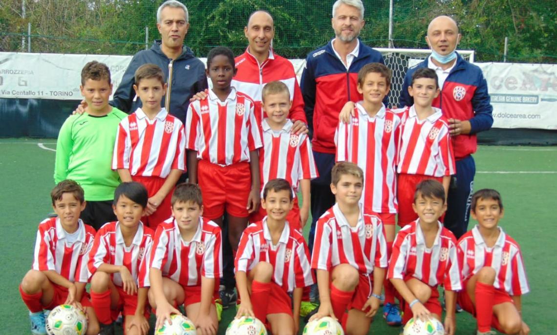 I Pulcini 2011 B.S.R Grugliasco con Massimo Camillò ed i Dirigenti Murdocca, Maniello e Granella.