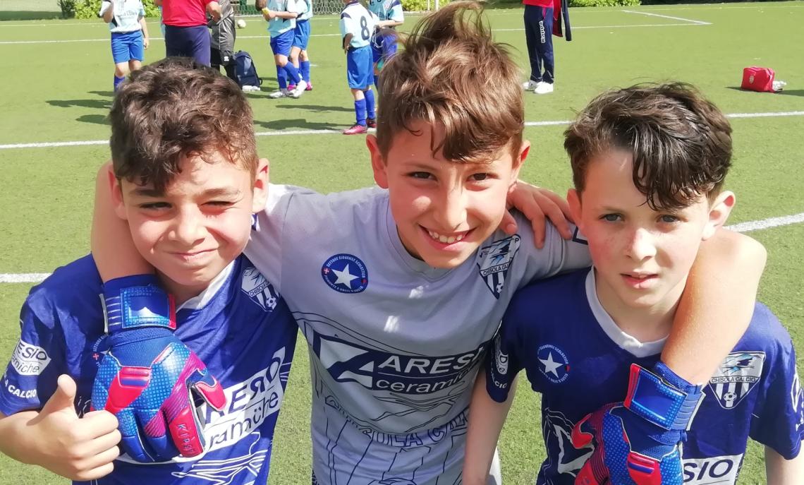 Via allo spettaccolo in casa MoDeRNa: un Ale&Ricky sempre più importante