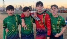 Il Bomber ferma la capolista con il gol vittoria all'ultimo secondo ed esulta togliendosi la maglia