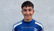 Il difensore centrale segna ancora! Tra magie e rigori parati, restano al primo posto senza intenzione di lasciarlo