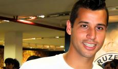 A quarantacinque anni e (almeno) 1.390 partite dopo: F&aacute;bio non molla, rinnovo col Fluminense fino a dicembre 2027