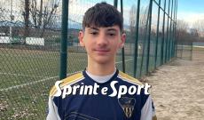 Due gol del difensore centrale, la capolista resta imbattuta e inizia il 2026 con un poker