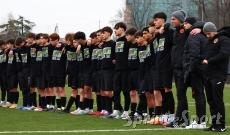 La maglia per Leonardo Bove e il discorso pre-match: emozioni dentro e fuori dal campo