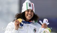 315 giorni fa sembrava finita la sua carriera, ora vince l'oro olimpico: Federica Brignone &egrave; immensa