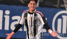 Under 16 &bull; Torino-Juventus: Il Toro prova a sorprendere, ma una Juve imbattibile porta a casa anche il derby di ritorno. In foto Salvai