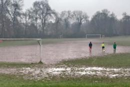Vedano-Città di Cornate: neve e pioggia rendono il rettangolo di gioco impraticabile, le squadre non scendono nemmeno in campo