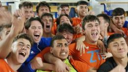 La capolista crolla 5-0 in casa e l'aggancio in vetta è finalmente compiuto