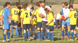 [FOTOGALLERY] Vincono lo spareggio, il loro allenatore va a consolare gli avversari