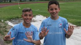 Meglio di Messi e Mbappé: la coppia di dodicenni da 16 gol in 3 partite