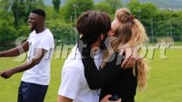 Vincere il campionato è bello, ma la proposta di matrimonio in campo lo è di più