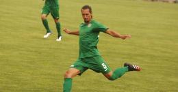 Sorrentino la risolve di testa, per il ritorno è tutto in bilico