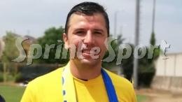 Targa-ricordo dalla societ&agrave; per i 73 gol, con altri 2 capolavori su punizione ringrazia, saluta e aggiorna il conto