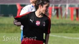 Penalizzati per aver fatto giocare una ragazza