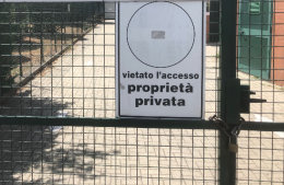 Dopo lo sfratto e la legionella, l'impianto riaprirà ai bambini. Tante le società interessate
