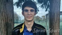 Novanta secondi per un rigore contestato: sorpasso in vetta tra le polemiche