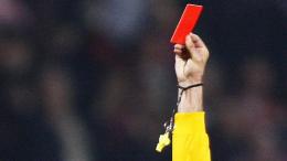 Manca un pagamento, il burosauro FIFA interviene e impedisce al team ex Serie A di fare mercato