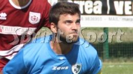 Debuttò a 16 anni con il suo attuale allenatore in campo con lui, ora ne ha 200 con la stessa maglia