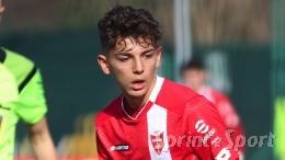 Battono la capolista con quattro reti di scarto e un gol da centrocampo