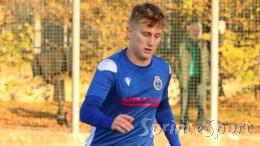 Rigore all'angolino e gol da cineteca, la doppietta del centrocampista vale il derby