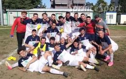 Escono dai playoff senza perdere, due mesi dopo festeggiano la promozione