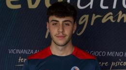 Ha 21 anni e da 17 veste la stessa maglia: è il volto migliore del paese di 9mila abitanti