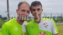 L'ex Professionista è glaciale e fa esultare i suoi dopo un gol diretto da angolo e un missile da fuori