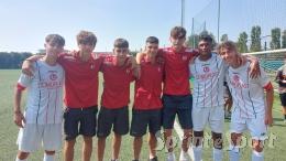 Una goleada per iniziare alla perfezione: undici gol, tre doppiette e tanta qualità per i biancorossi